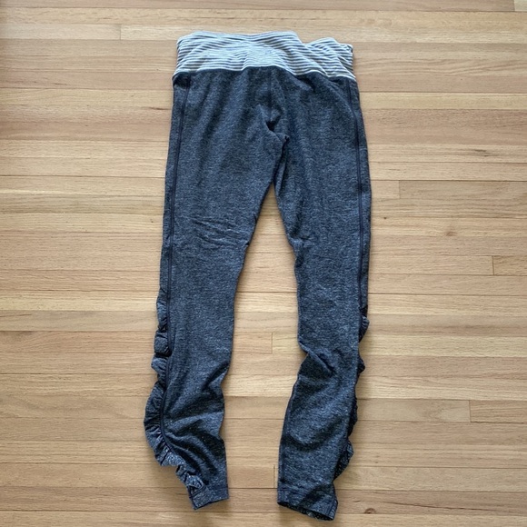 Lululemon Run: Turn Around Tight Size 10 - Picture 6 of 10